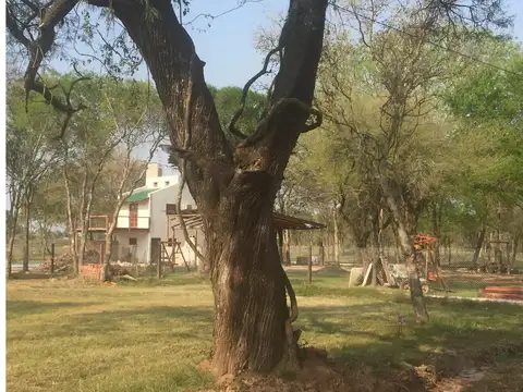 Sobre Acceso A Colonia Benitez