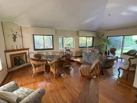 SE VENDE CASA