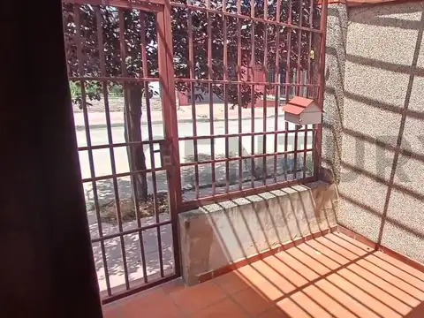 Capitán Bustos , Piso 0