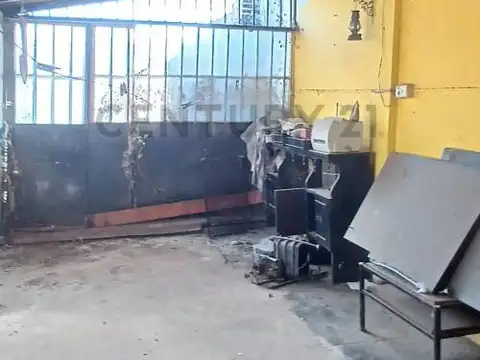 Capitán Bustos , Piso 0