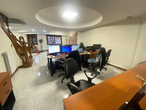 Casa 7 ambientes con 10 baños