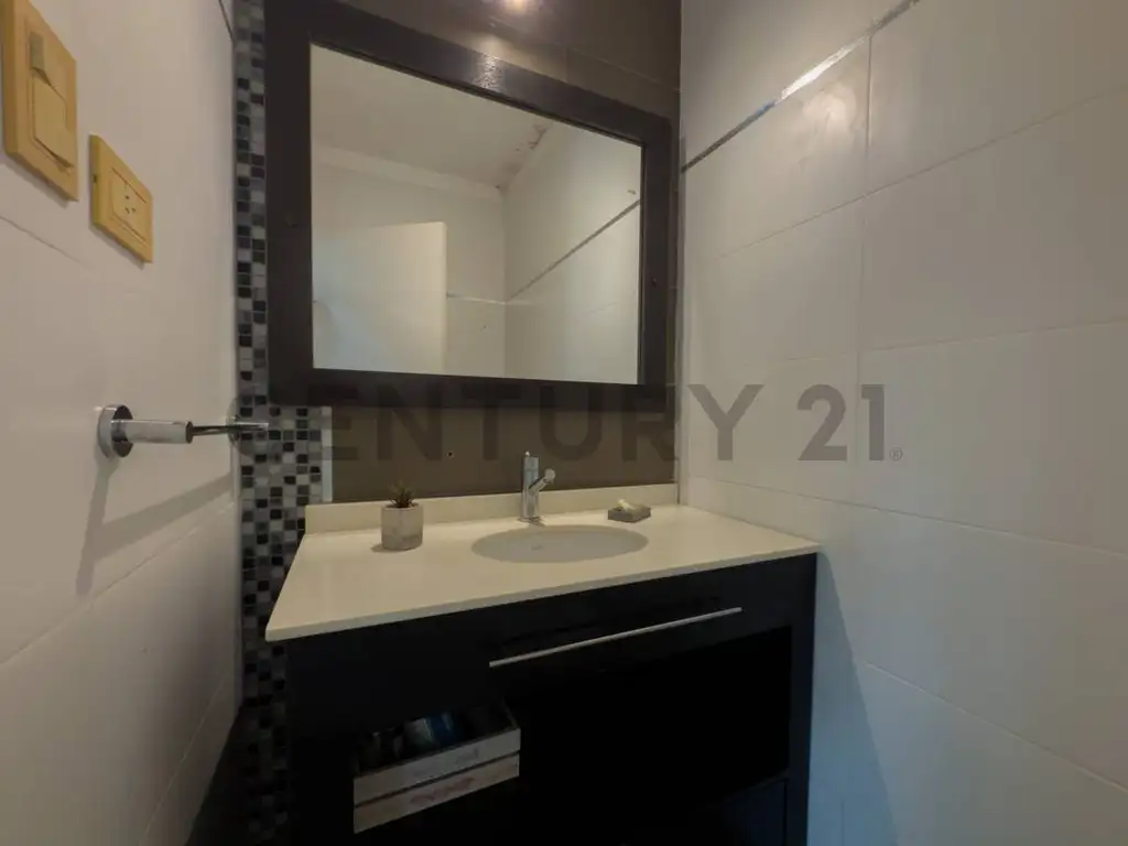 Casa en Venta - 5 dormitorios - USD 340.000