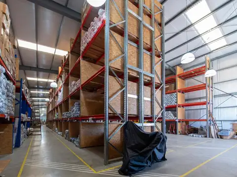 Nave Industrial 3500m² con Lote 4400m² | Polo Hudson