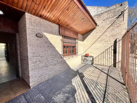 Casa en Venta en Turdera, USD 129.000