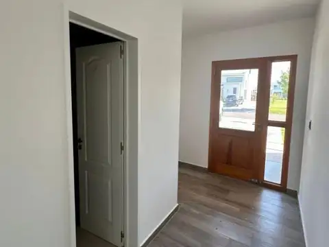 Casa en Alquiler en El Naudir 4 dormitorios, Escobar 100