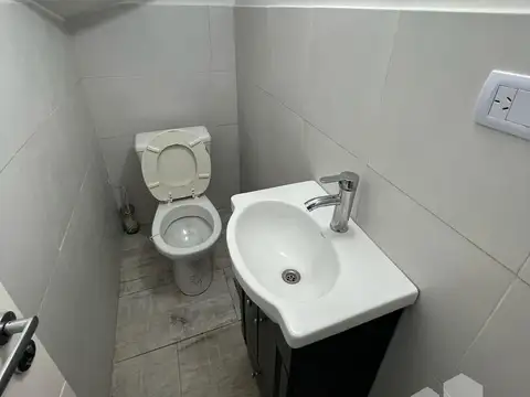 Depto Tipo Casa en Venta con 1 cocheras