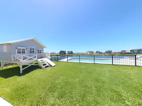 Casa en Venta con 3 cocheras