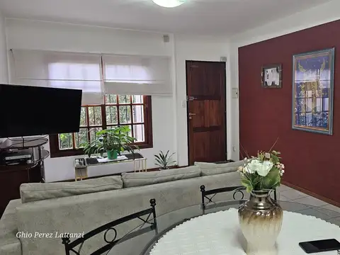 Depto Tipo Casa en Venta de 5 ambientes