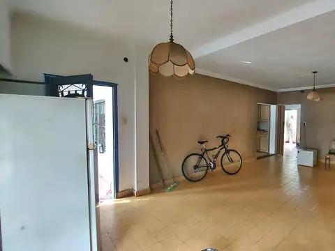Venta de casa 3 ambientes Moron