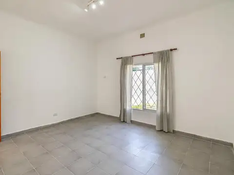 Casa en Venta con 6 cocheras