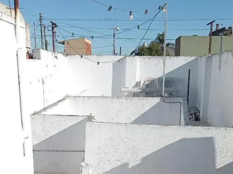 HERMOSO PH 3 AMB EN LOMAS DEL MIRADOR PB CON PATIO Y TERRAZA