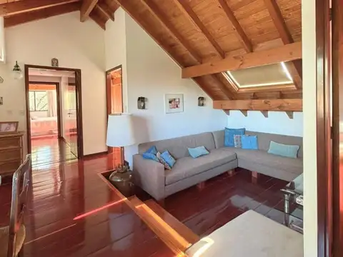 Aristobulo Del Valle 2500