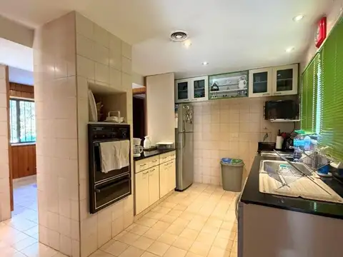 Casa en Venta con 6 cocheras