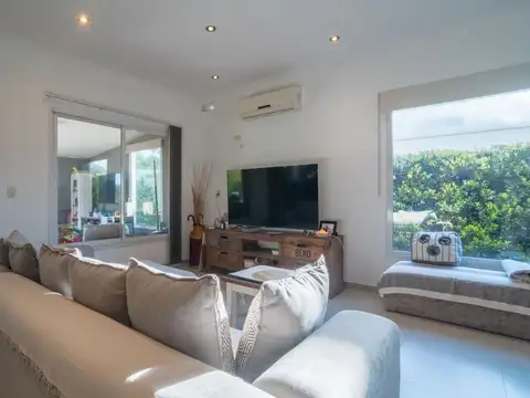 ¡ CASA IMPERDIBLE EN AIRES DEL LLANO !