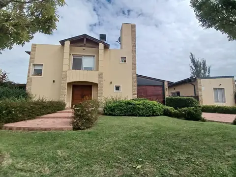 Casa en Venta en Holmberg, USD 260.000