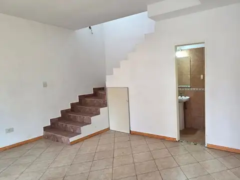 ALQUILER PH 3 AMBIENTES AL FRENTE EN CIUDADELA