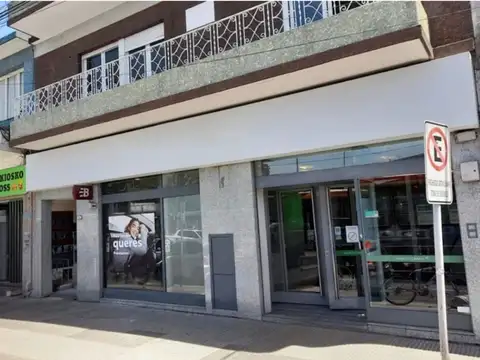 Alquiler Local 210m2 Av Jauretche Hurlingham