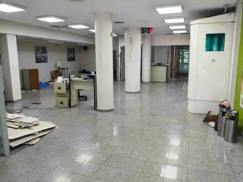 Alquiler Local 210m2 Av Jauretche Hurlingham