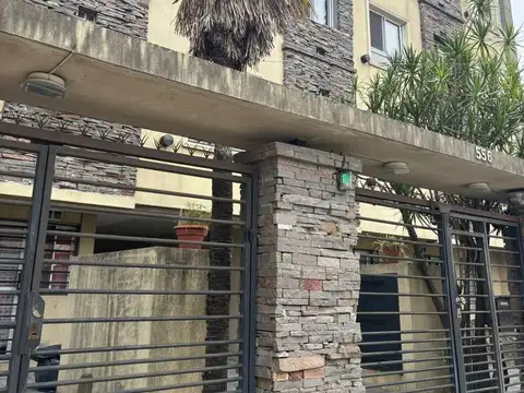 Departamento de dos ambientes con cochera