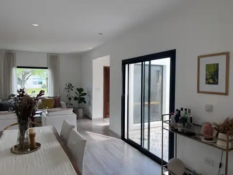 Casa en Alquiler Temporal con 2 cocheras