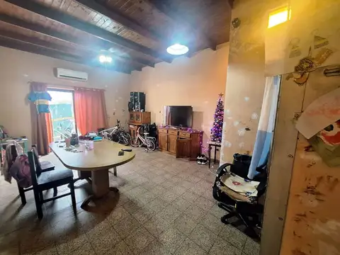 Casa 4 ambientes con 1 baño