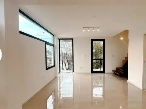 Departamento tipo PH  3 ambientes a la calle 