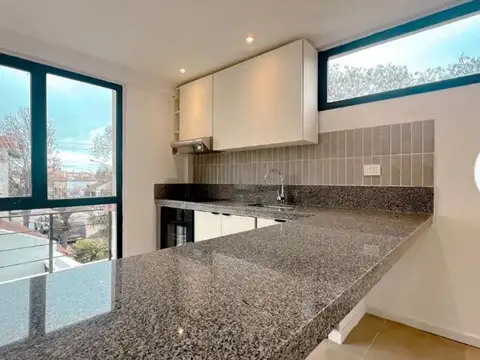 Depto Tipo Casa en Venta en Pompeya, USD 114.000