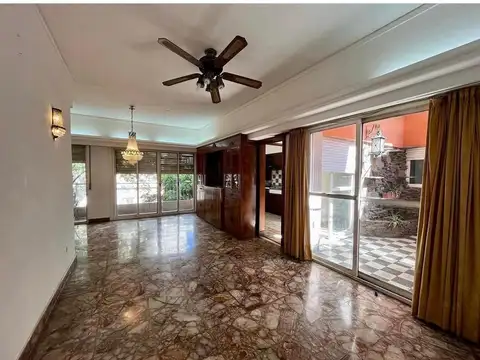 VENTA CASA CON COCHERA EN PLENO ECHESORTU
