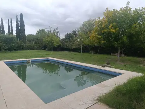 Venta Quincho con Pileta en Las Heras