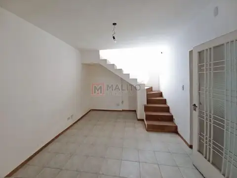 Depto Tipo Casa 3 ambientes con 2 baños