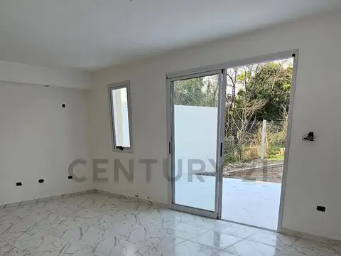 Duplex a estrenar en calle 450 e/27 y 28 City Bell