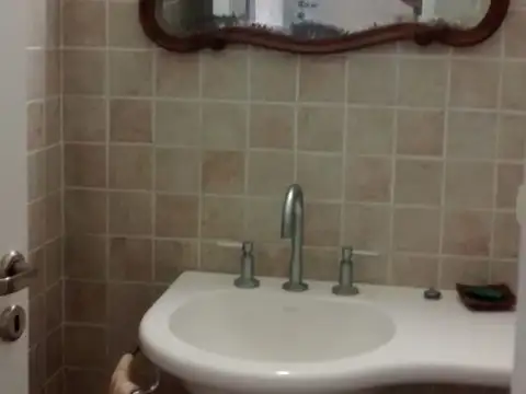 Casa 6 ambientes con 4 baños
