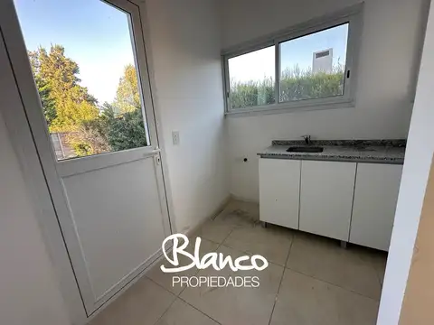 Casa en Alquiler al Este