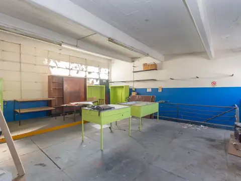 Venta  Galpon taller con oficinas acceso vehicular