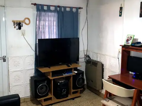 Casa 5 ambientes con 1 baño