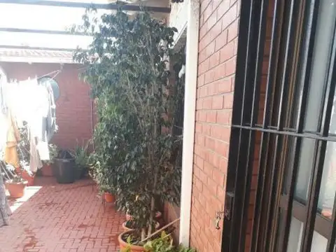 Casa en Venta con 6 cocheras