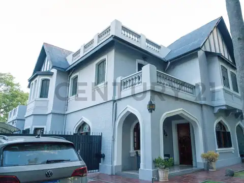 Imponente casa de categoria en pleno centro - Venado Tuerto