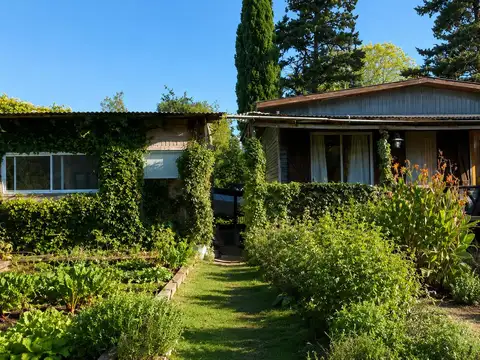 Un refugio con alma propia a pasos de la Laguna de Lobos