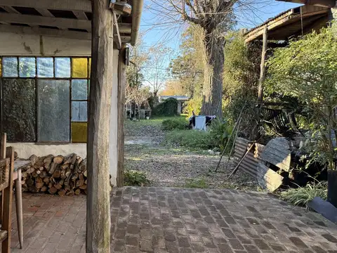 Un refugio con alma propia a pasos de la Laguna de Lobos