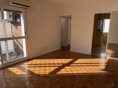 Teniente General Juan Domingo Perón 3500, Piso 6