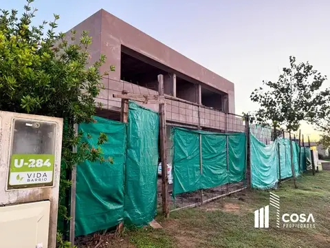 Casa 7 ambientes con 4 baños
