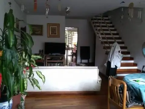 Depto Tipo Casa en Venta con 1 cocheras