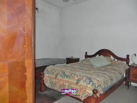 Casa 6 ambientes con 2 baños
