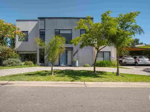 Aristóbulo del Valle 4500