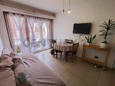 Sarmiento 2300, Piso 1