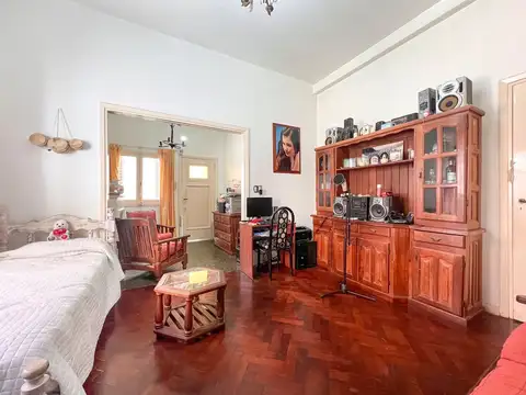 IMPECABLE PH 4AMB.C/PATIO.TERRAZA PROPIA DE 135M2