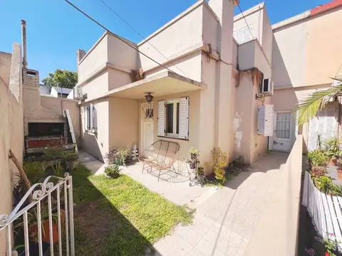 IMPECABLE PH 4AMB.C/PATIO.TERRAZA PROPIA DE 135M2