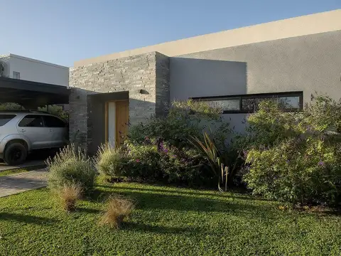 Casa en Alquiler de 4 dormitorios