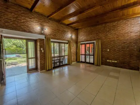 Casa en Venta con 6 cocheras
