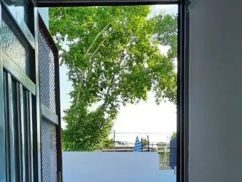 Depto Tipo Casa 4 ambientes con 1 baño